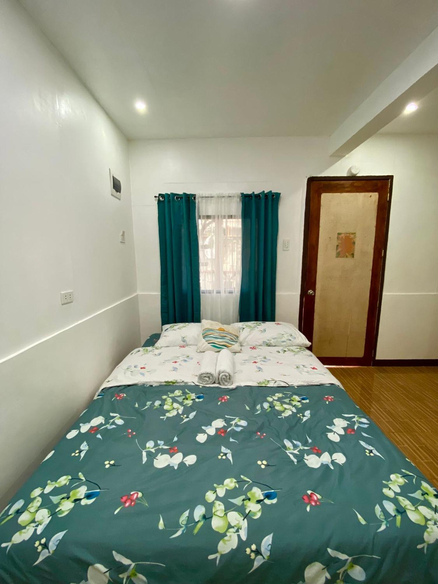 Moalboal Panagsama Beach Topbudz Hostel Exterior photo