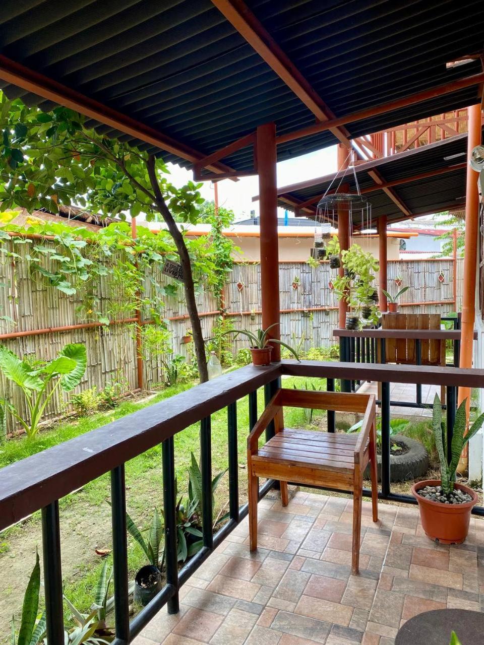 Moalboal Panagsama Beach Topbudz Hostel Exterior photo