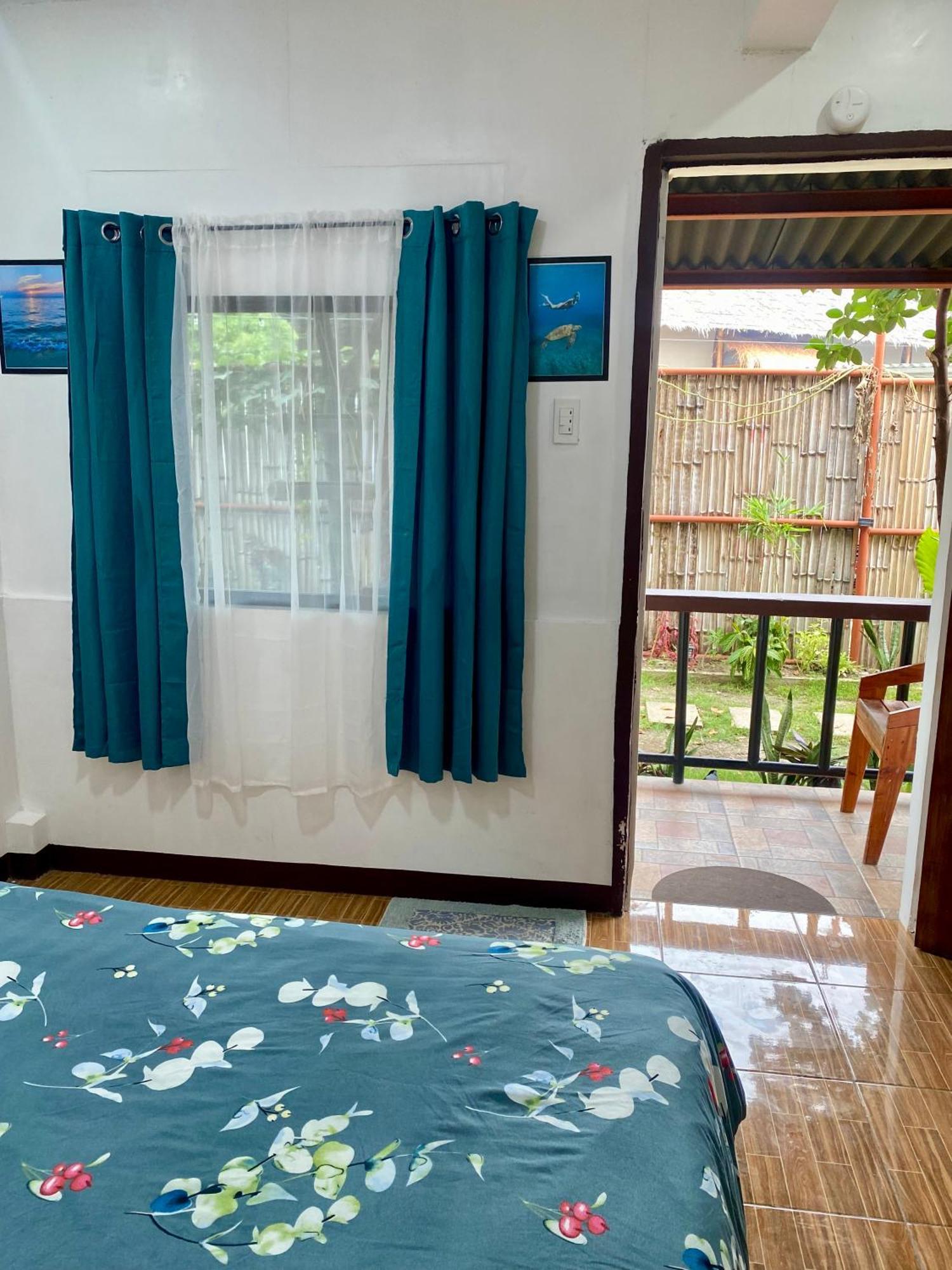 Moalboal Panagsama Beach Topbudz Hostel Exterior photo